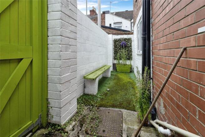 5 bed House to rent Image 6