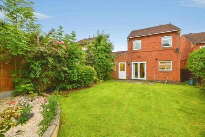 3 bed Semi-Detached for sale Image 6