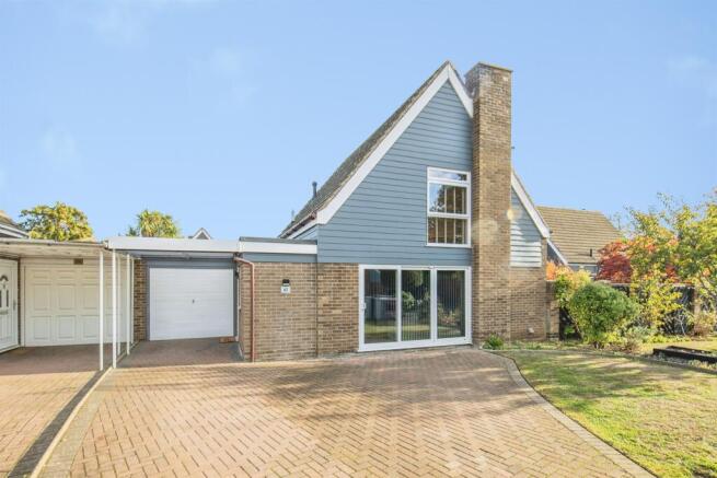 2-bed detached on Holyrood Close, Ipswich, £380,000