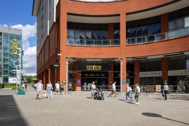 01-BelgradePlaza.jpg