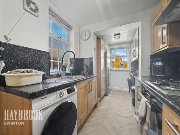 3 bed Terraced for sale Image 7