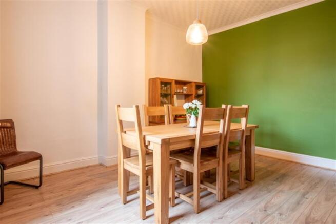 DINING/SITTING R0OM