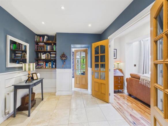 4 bed Detached for sale Image 10