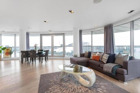 Fairmont Avenue, London, E14