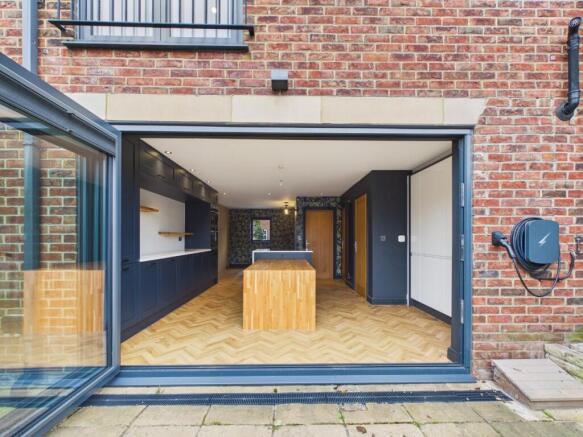 3 bed Town House for sale Image 6