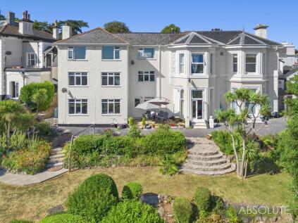 Hughenden Manor, Woodend Road, TQ1