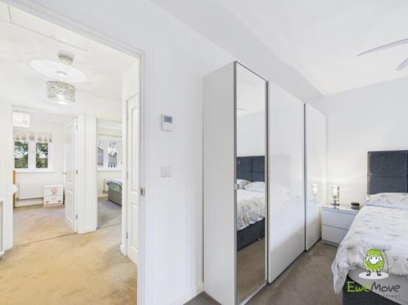EweMove Estate Agents Basingstoke - Longwood Copse