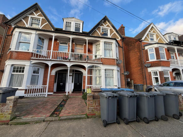 1 Bedroom Studio to Let in 40 Leopold Road, Felix