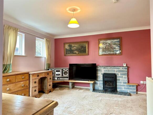 Living Room 2.jpg