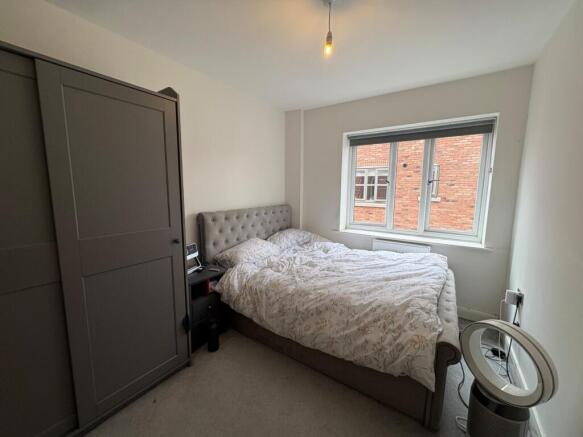 2 bed Flat to rent Image 4