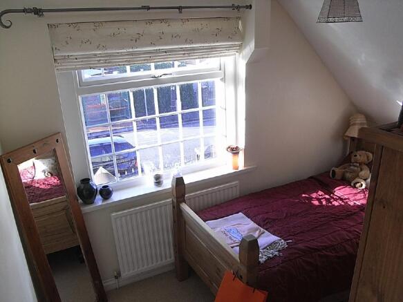 BEDROOM 2
