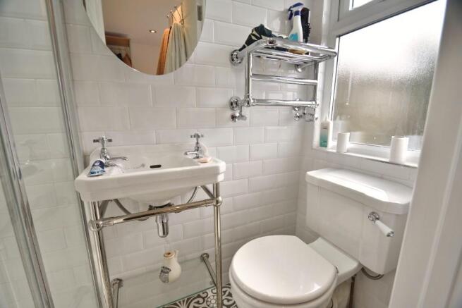 Bedroom 2 en suite s