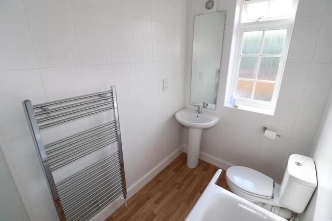 Bathroom 2.JPG