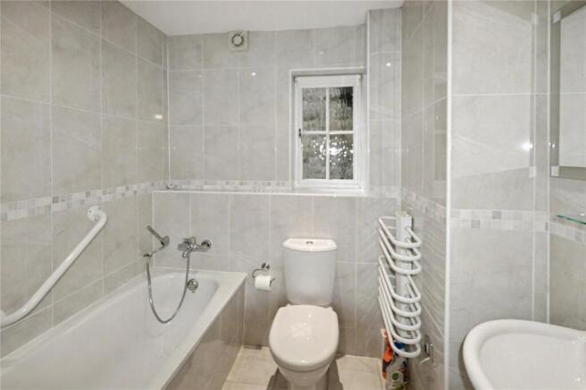 2 bed Apartment for sale Image 5