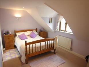 BEDROOM 1: