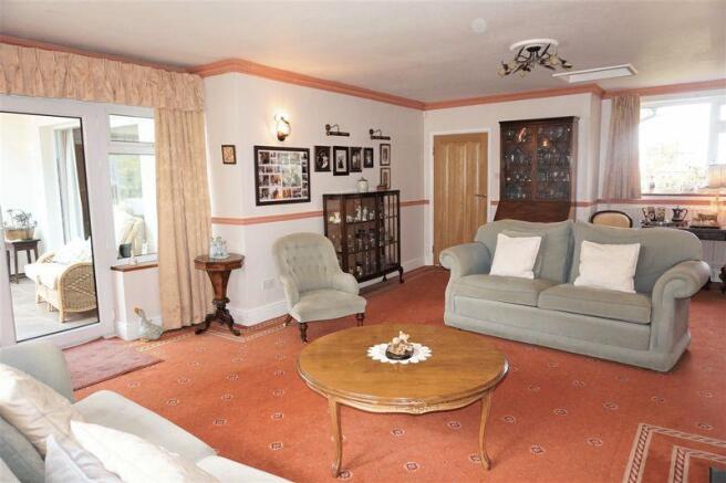 Lounge 3