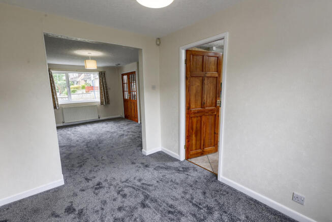 3 bed Semi-Detached to rent Image 5