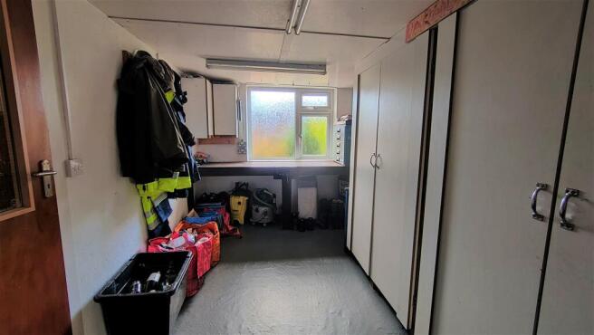 Garage 2.jpg