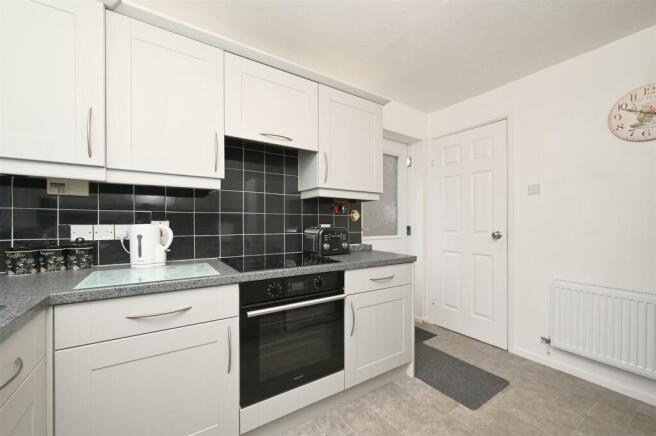 Kitchen - oven and hob.jpg