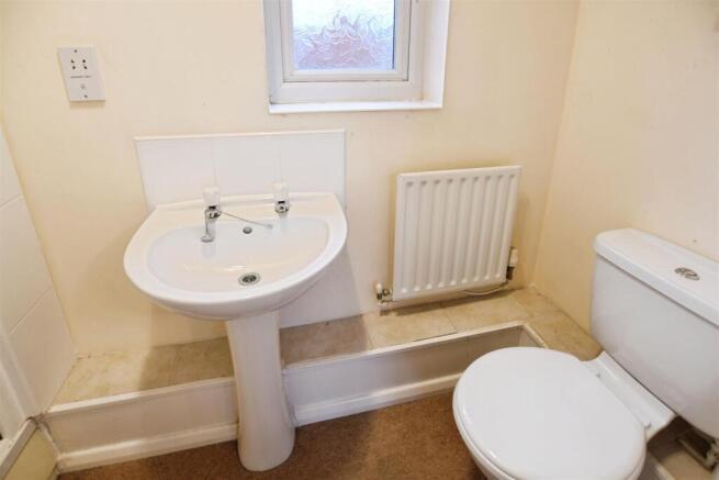 4 bed Detached for sale Image 11