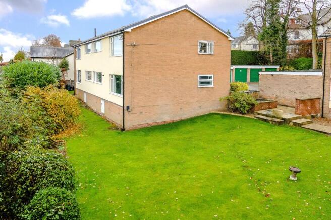 2 bed Apartment to rent Image 11