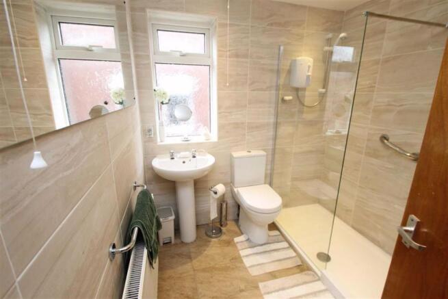 SHOWER ROOM