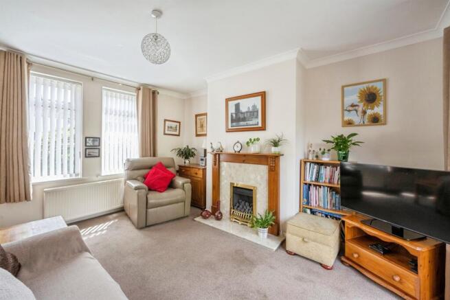 2 bed Semi-Detached for sale Image 5