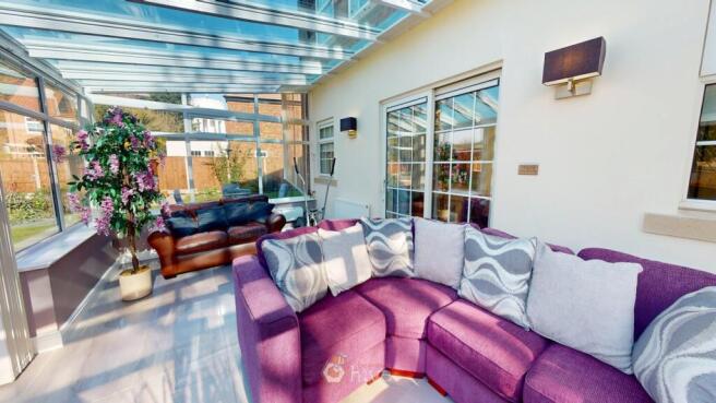 4 bed Detached for sale Image 9