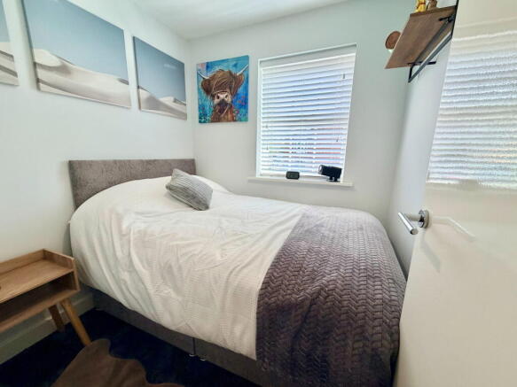 4 bed Town House for sale Image 11