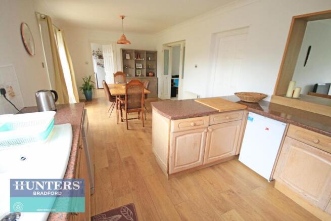 4 bed Link Detached House for sale Image 12
