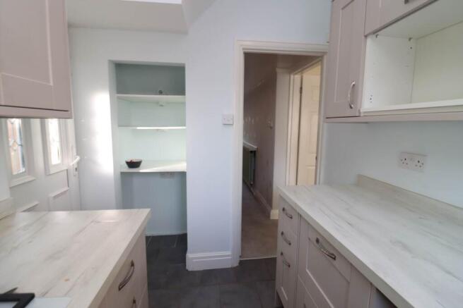 Raeburn Avenue, Bromborough photo 4