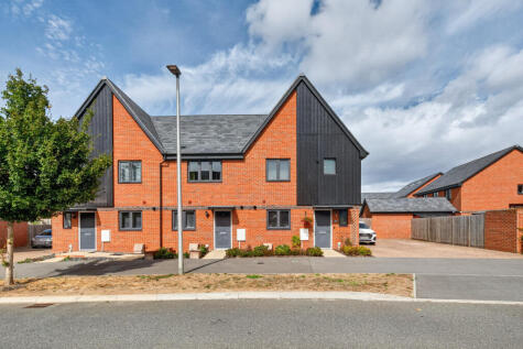 Princess Marina Drive, Arborfield Green, Reading, RG2