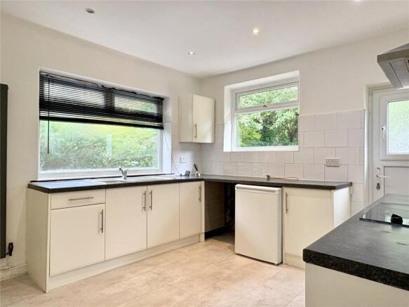2 bed Semi-Detached Bungalow for sale Image 3