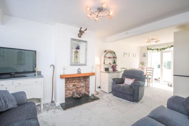 Lounge/Dining Room