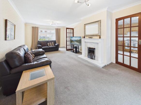 Lounge/Dining Room
