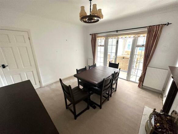 dining room 2.jpg