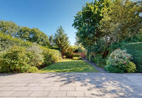 56, Litchfield Way, Golders Green, London NW11 6NG