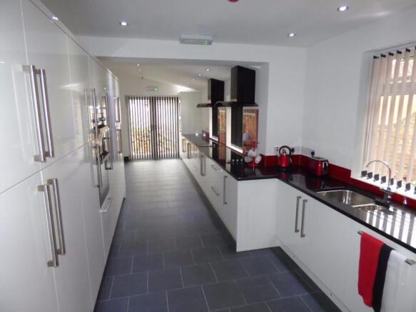 1 bed House Share to rent Image 7