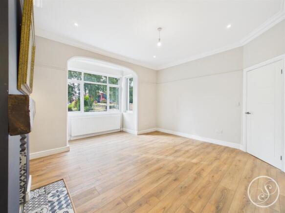 4 bed Semi-Detached for sale Image 5