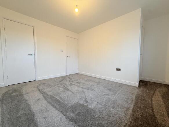 3 bed Terraced to rent Image 6