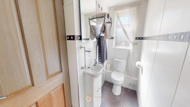 4 bed Detached for sale Image 10
