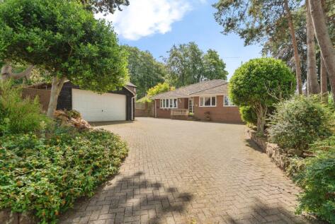 Woodfall Lane, Little Neston, CH64