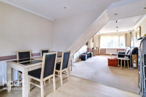 22, Glamis Close, Princes Park, Chatham ME5 7QQ