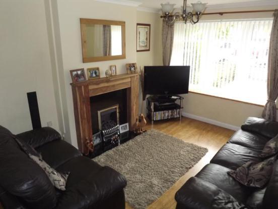 Lounge With Rug