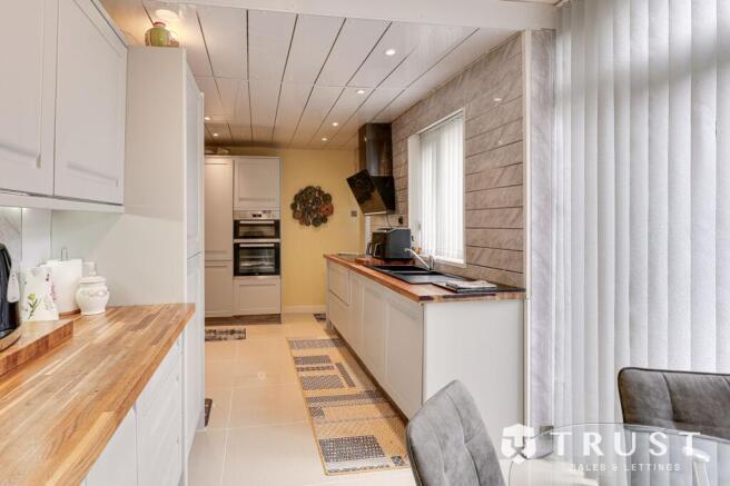 3 bed Detached Bungalow for sale Image 11