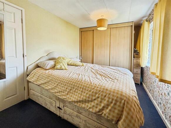 3 bed Detached for sale Image 11