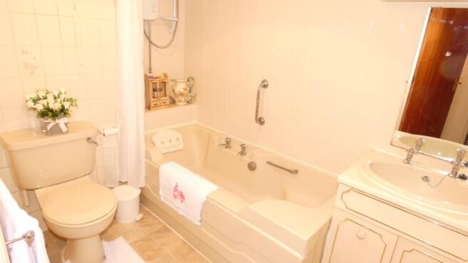 1 bed Retirement Property for sale Image 7