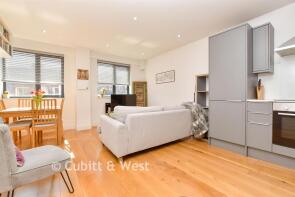 Flat 4, 9 Stocks House, North Street, Leatherhead KT22 7UX