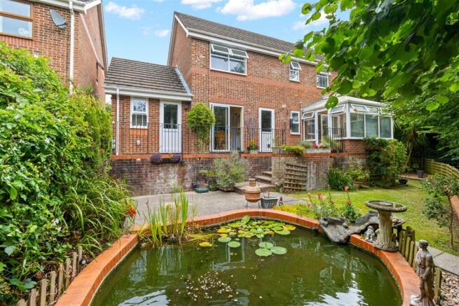 Sandbanks Close, Hailsham photo 4