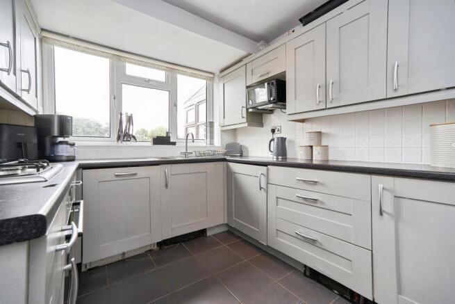 3 bed Semi-Detached for sale Image 6